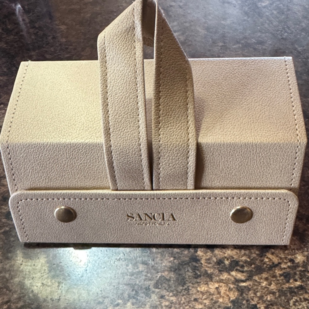 Sancia Beige Leather Travel Jewelry Organizer